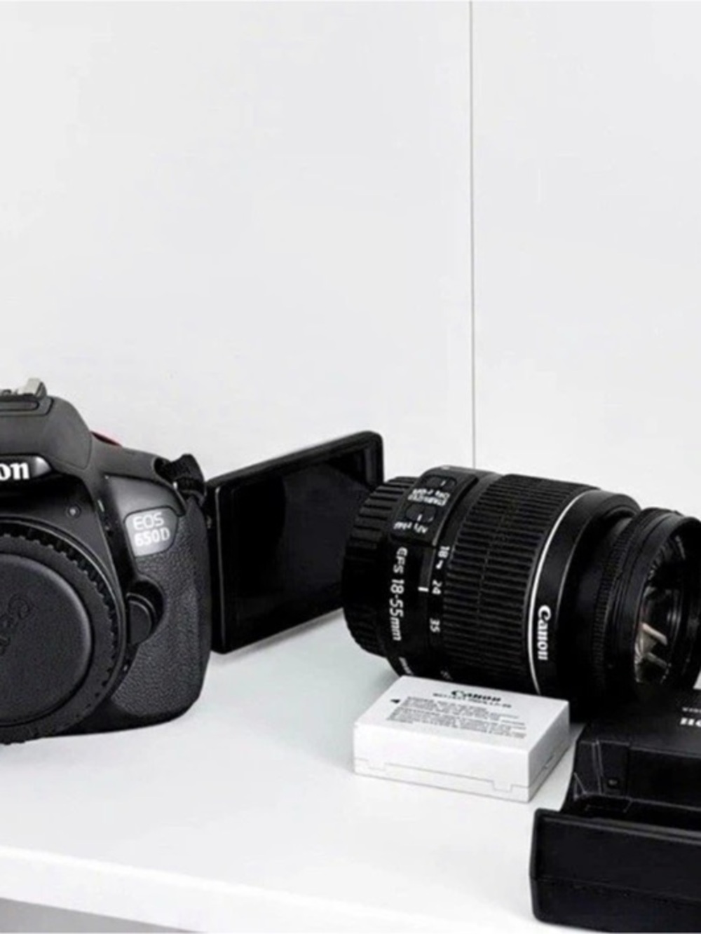 Canon EOS 650D DSLR Camera with Lens and Charger